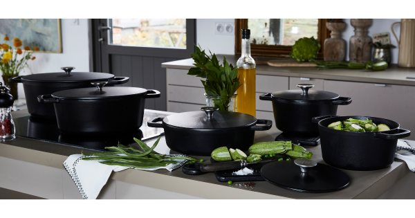 cocotte ovale gamme black design Baumalu